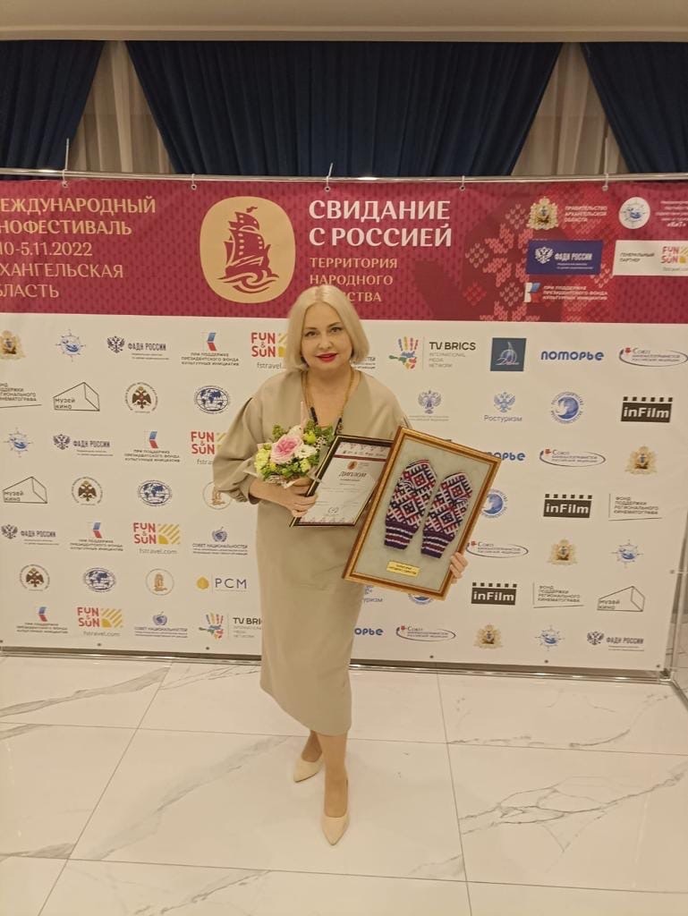 Фильм  "Солдаты искусства" получил приз за лучший сценарий на кинофестивале «Свидание с Россией. 
